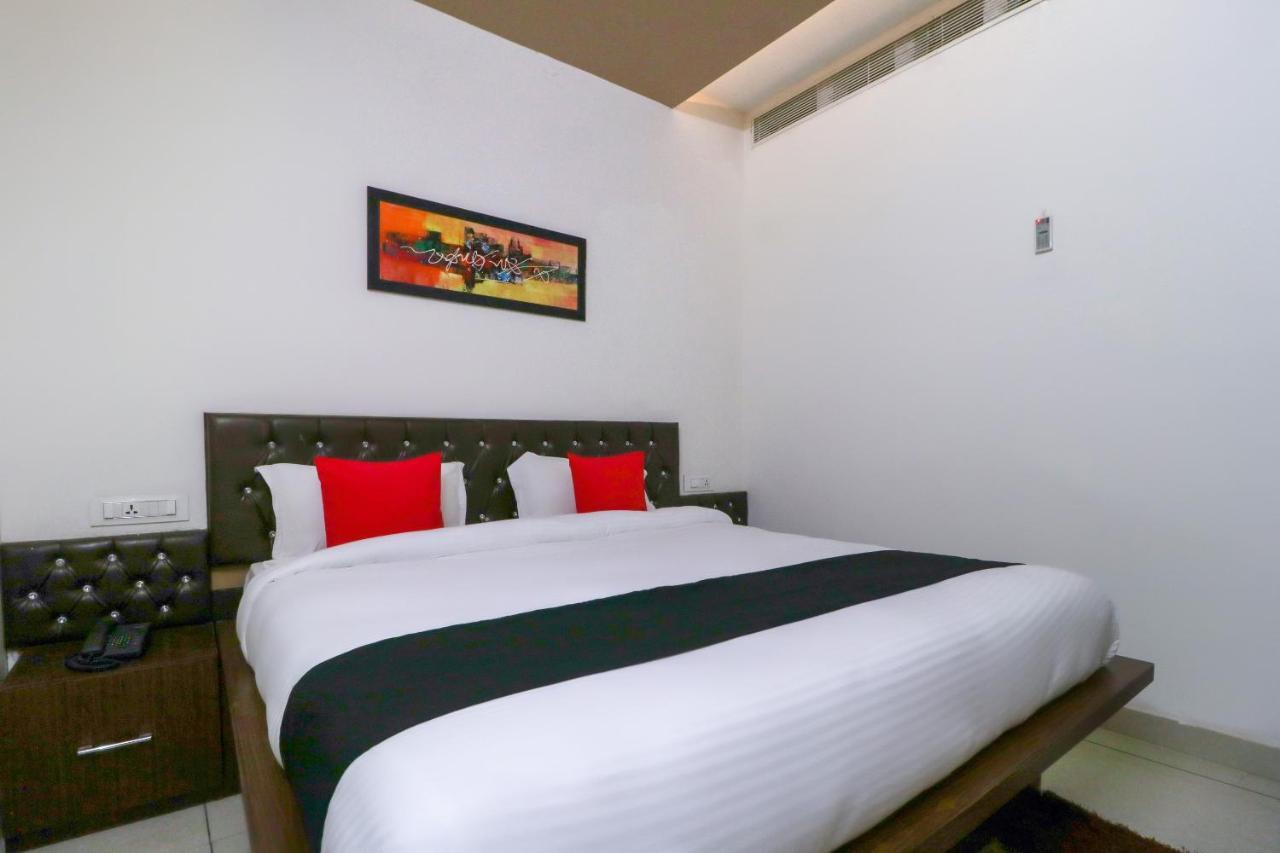 Hotel Townhouse 765 The Grace Patiāla Exteriér fotografie