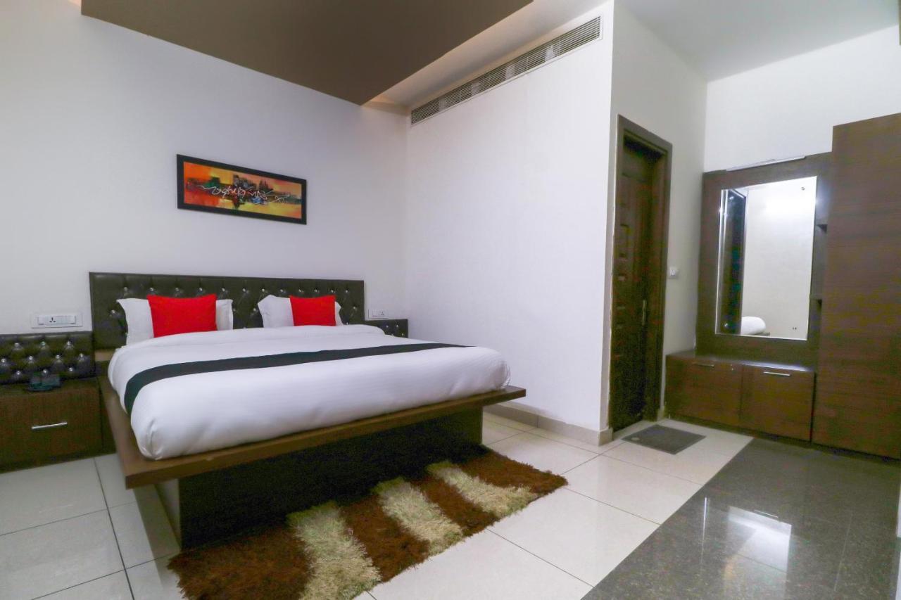 Hotel Townhouse 765 The Grace Patiāla Exteriér fotografie